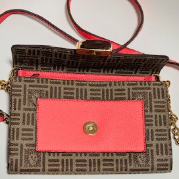 Anne Klein Monogram, Pink Accents, Gold Clasp & Chain, Clutch, Cross Body Bag - Picture 3 of 7